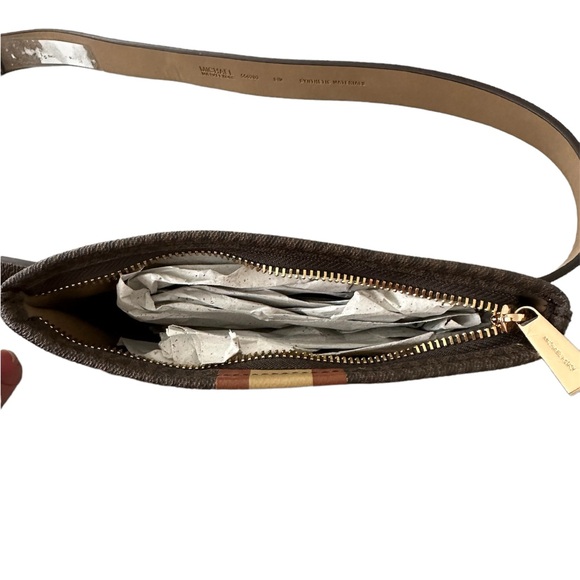 NWT Michael Kors small belt bag - Picture 8 of 8